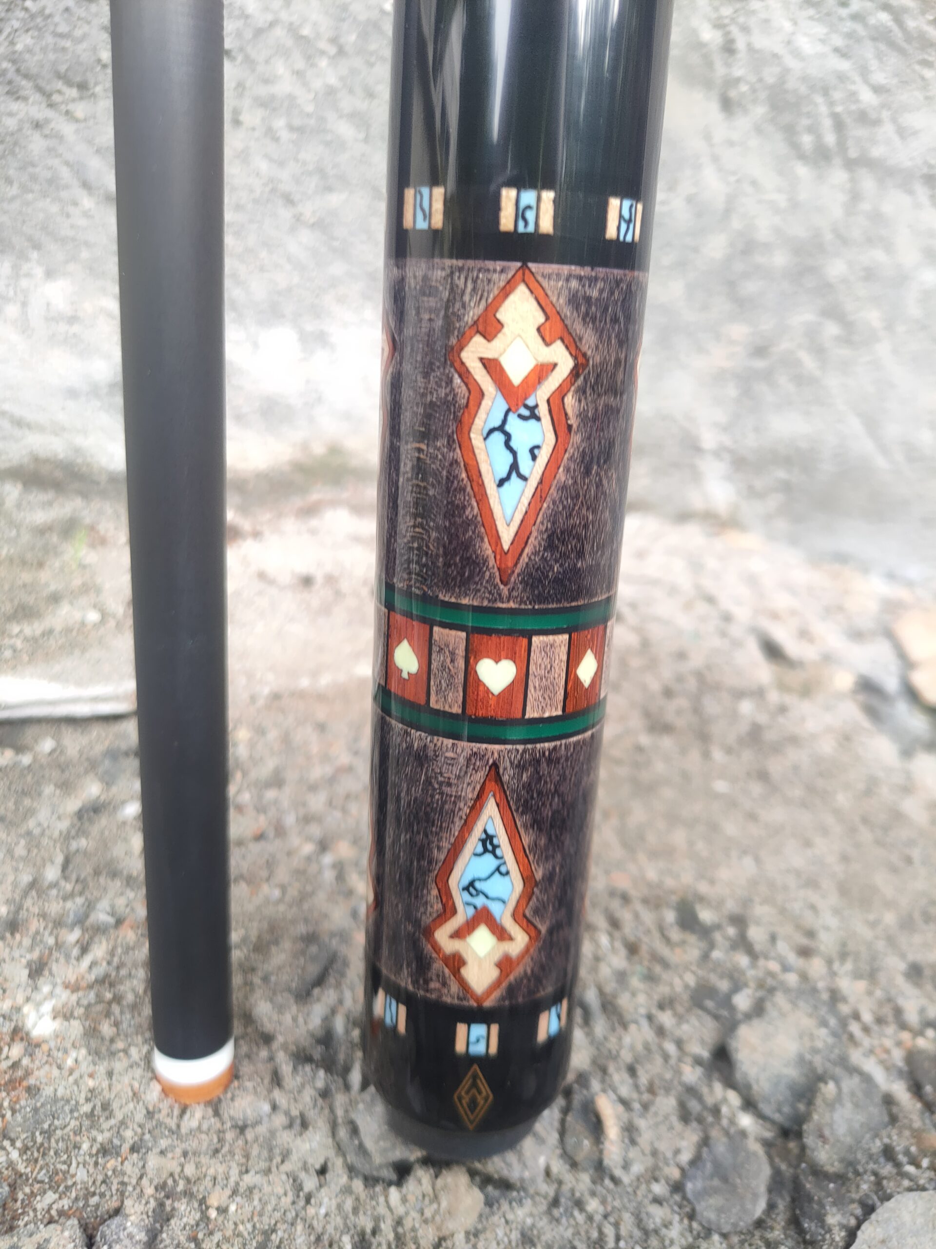 oplus_32 Stained Grey Playing Card Icon Custom Pool Cue - Image 4