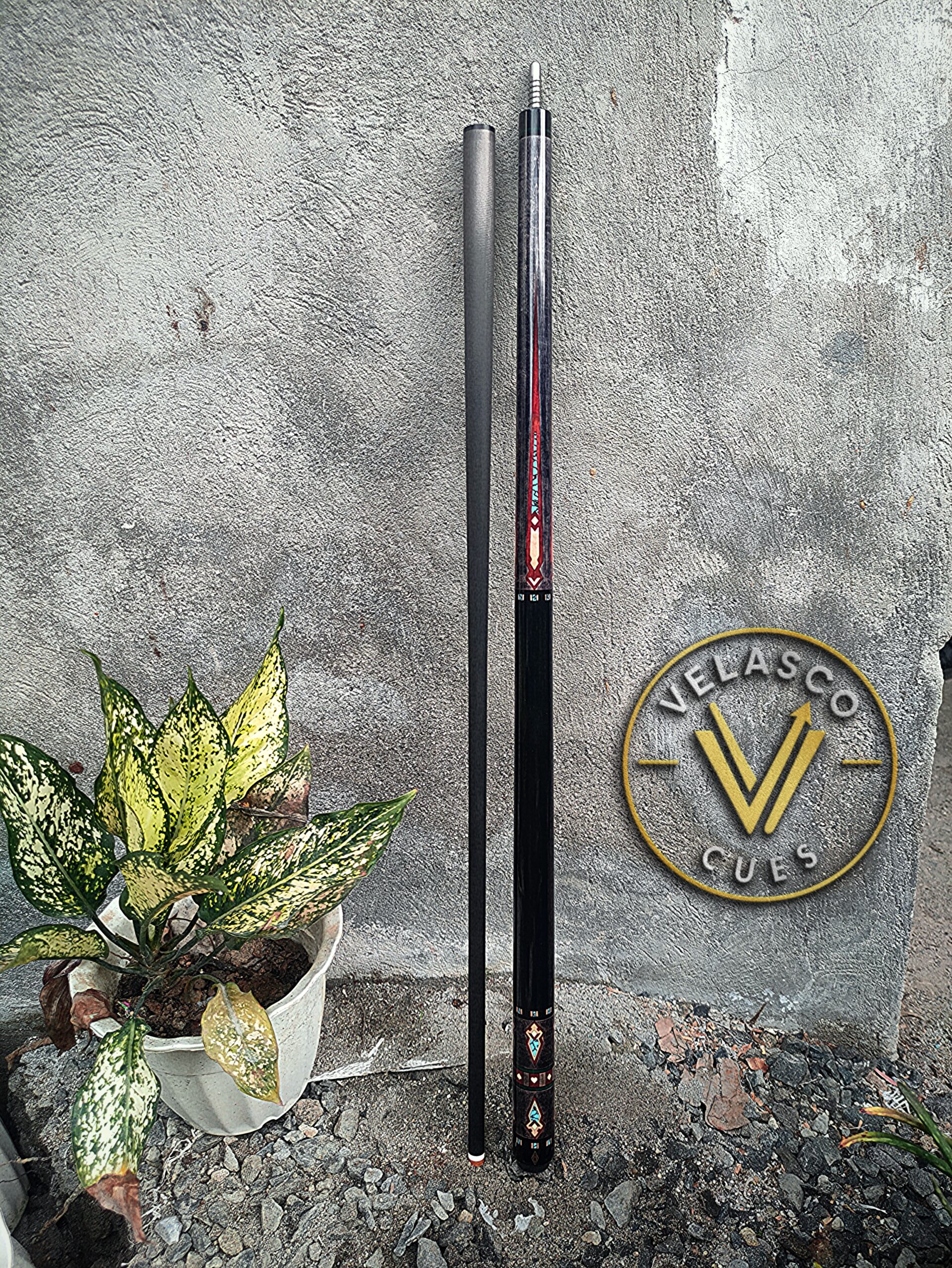 photo-output Stained Grey Playing Card Icon Custom Pool Cue - Image 1